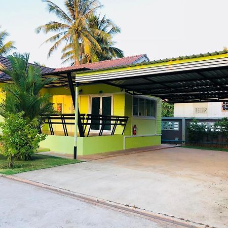 Aranya Resort Chumpon Extérieur photo