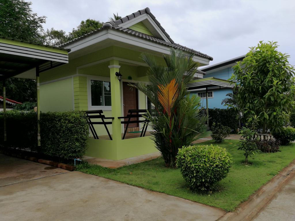 Aranya Resort Chumpon Extérieur photo